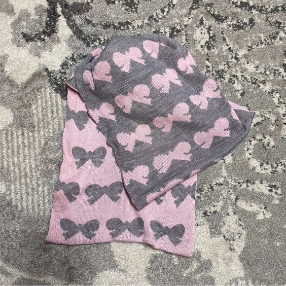 Charming Charlie Reversible Pink Grey Bow Infinity Scarf - Picture 5 of 10